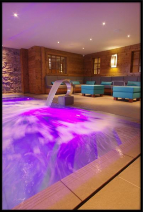 Отель Hôtel Champs Fleuris Morzine, Морзин